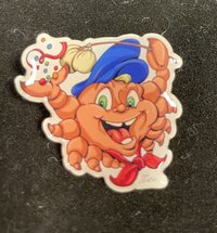 pin krab met zakdoek pin krab met zakdoek